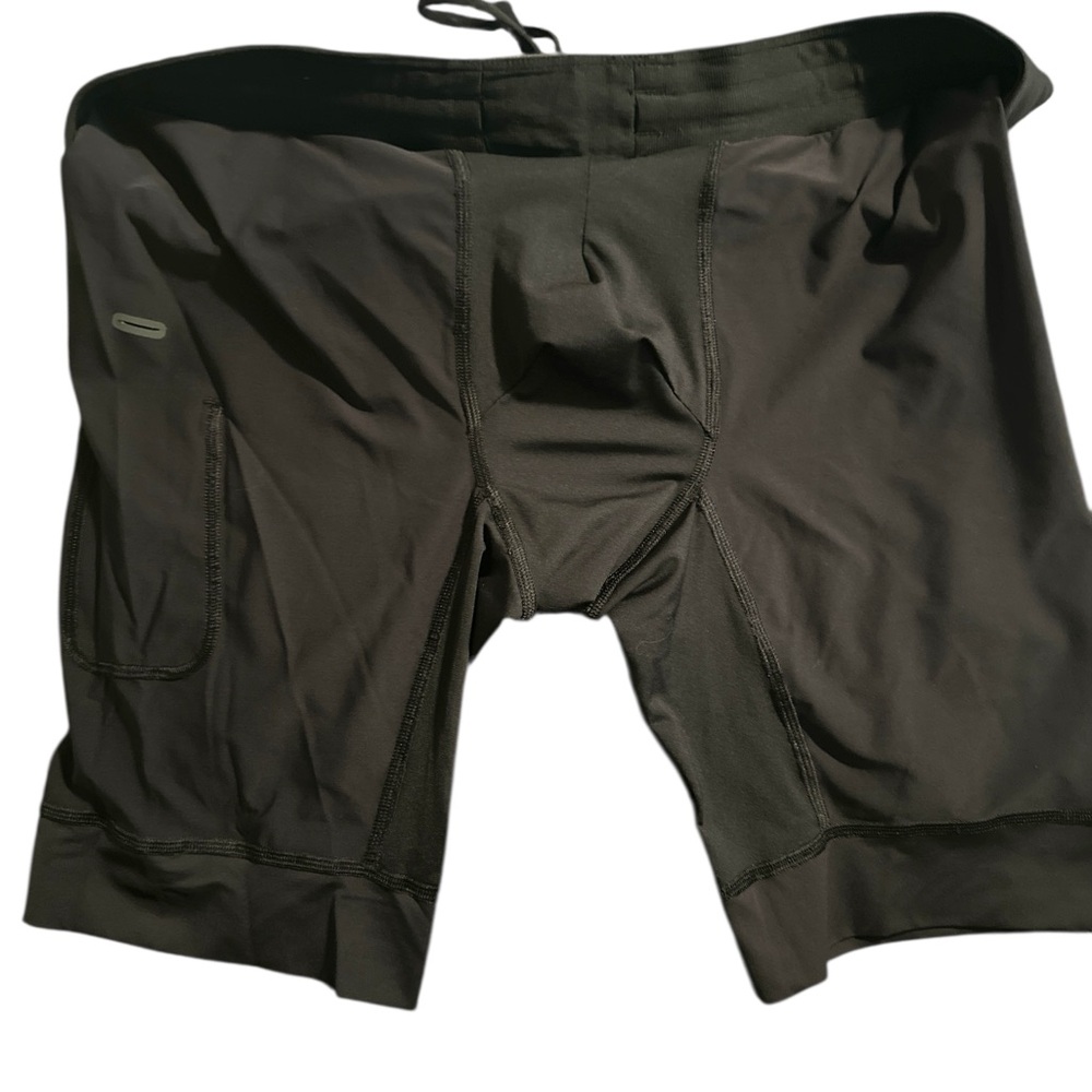 Lululemon License to Train Short 7” inseam - Picture 9 of 9